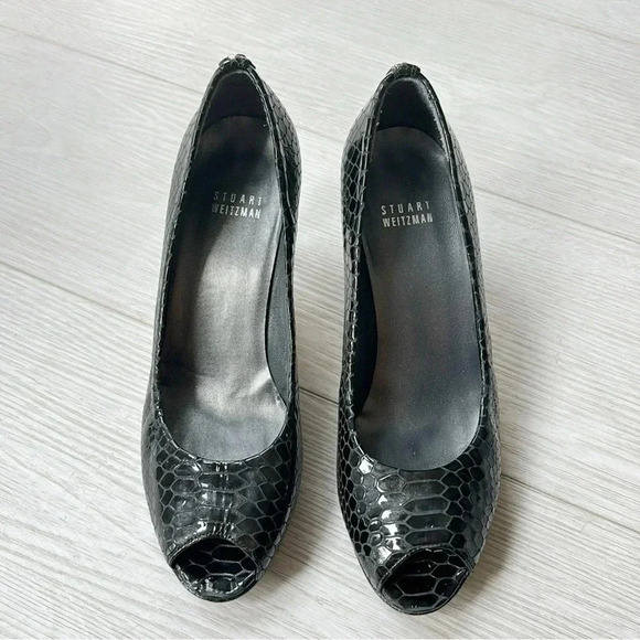 Stuart Weitzman Black Python Embossed Leather Peep Toe Pumps Size 8 - Picture 2 of 13